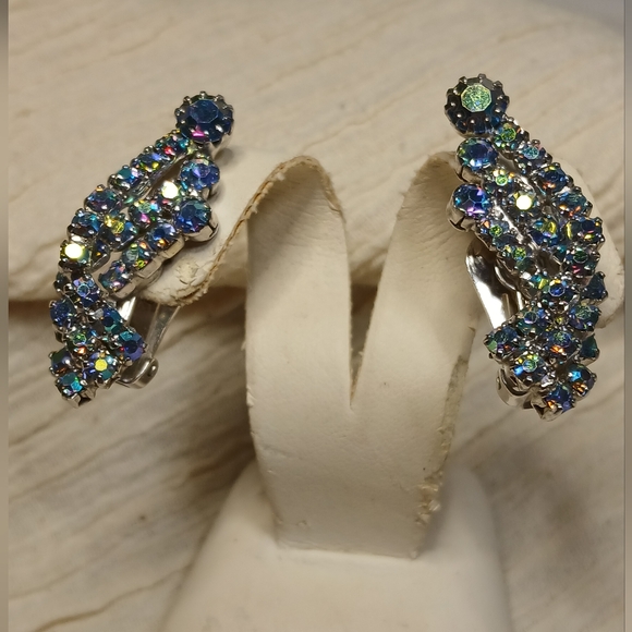 2 Pairs CLIP Earrings, Faux Black Pearl and Blue Aroura Borealis Rhinestones - Picture 4 of 6